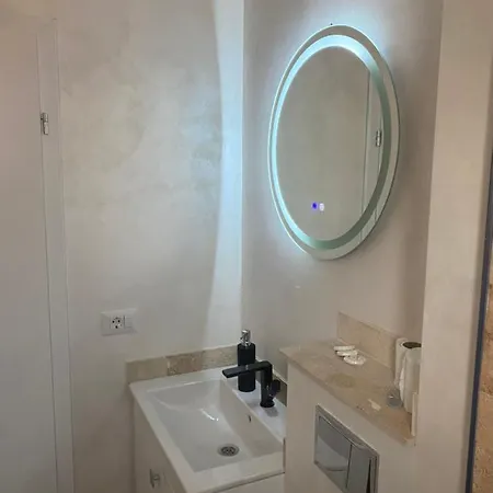 Apartment 4 *