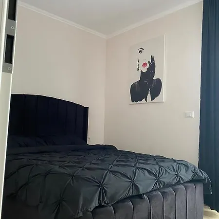 4 Apartment *