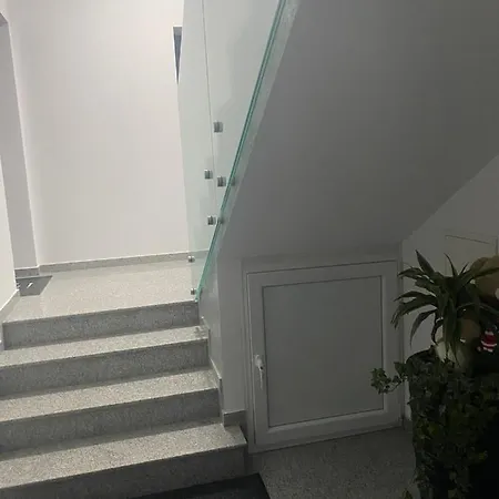 4 Apartment *